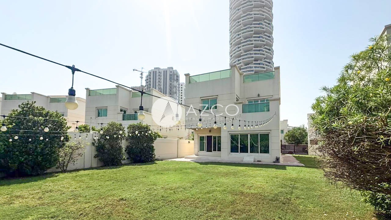 SPACIOUS INNER CIRCLE VILLA | PARK FACING | WELL MAINTAINED