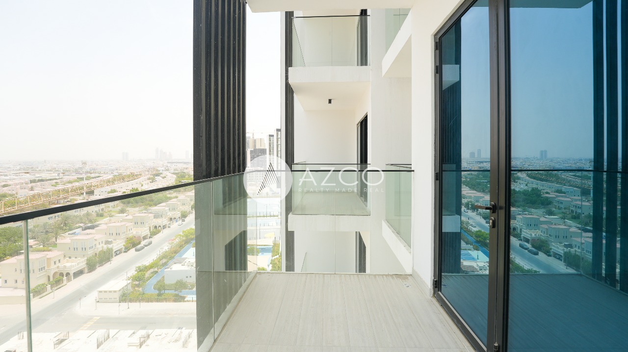 Luxury Unit | Vacant | Semi Furnished