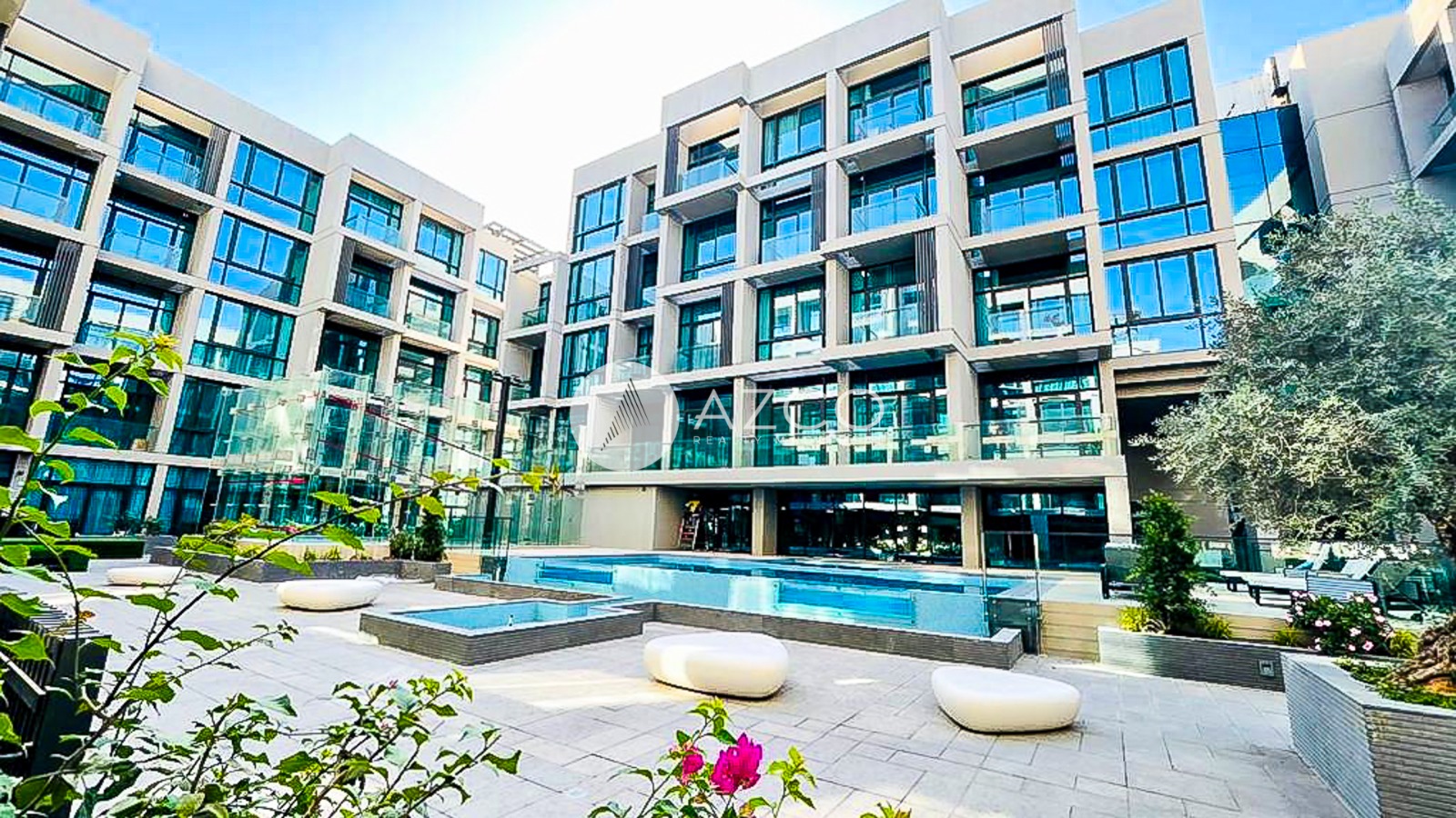 Rented 1bhk : Direct Acess To Pool : Near To Park